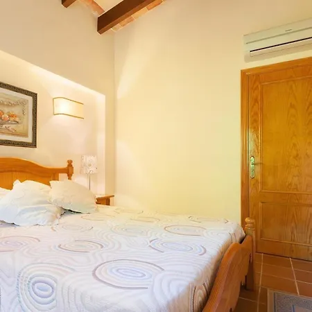 Helles Haus Fuer 6 Personen Mit Pool Und Klimaanlage 500 Meter Vom Entfernt 펜션 *