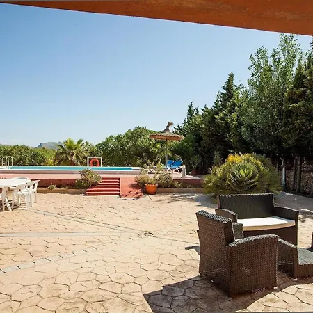 Helles Haus Fuer 6 Personen Mit Pool Und Klimaanlage 500 Meter Vom Entfernt 펜션