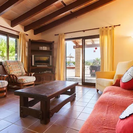 Helles Haus Fuer 6 Personen Mit Pool Und Klimaanlage 500 Meter Vom Entfernt